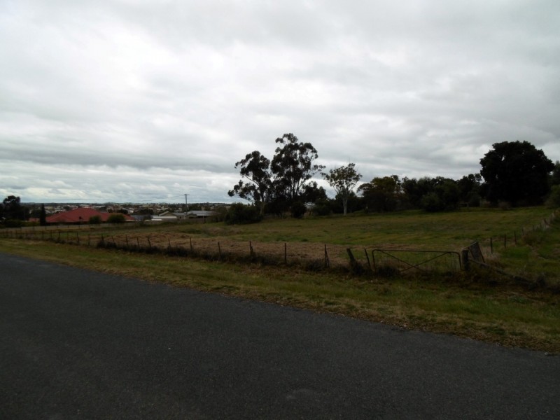 23 Farrer Street, Parkes NSW 2870