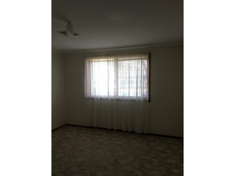 75 Currajong Street, Parkes NSW 2870