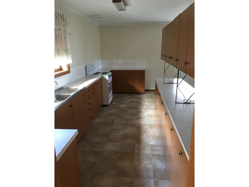 75 Currajong Street, Parkes NSW 2870