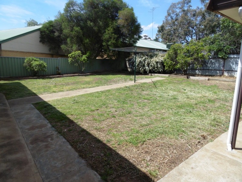 75 Currajong Street, Parkes NSW 2870