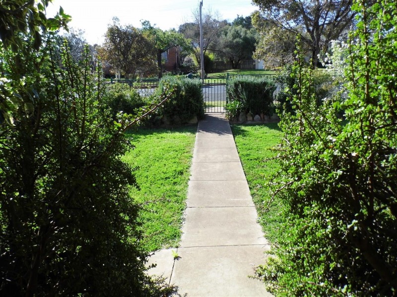 5 Gap Street, Parkes NSW 2870