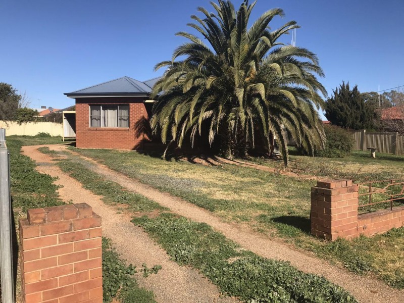 15 Coronation Avenue, Parkes NSW 2870