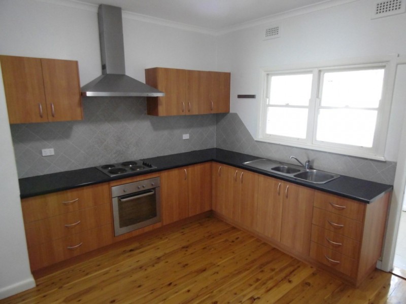 15 Coronation Avenue, Parkes NSW 2870