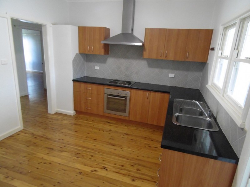 15 Coronation Avenue, Parkes NSW 2870