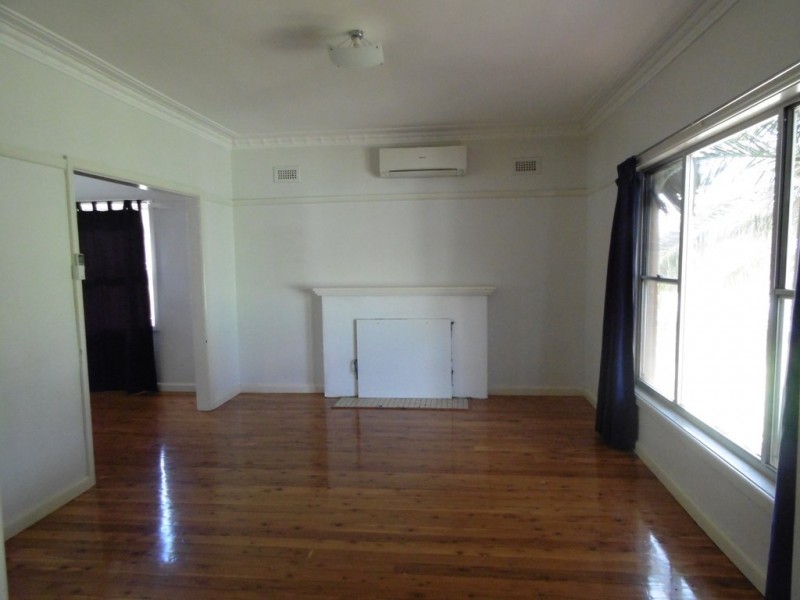 15 Coronation Avenue, Parkes NSW 2870