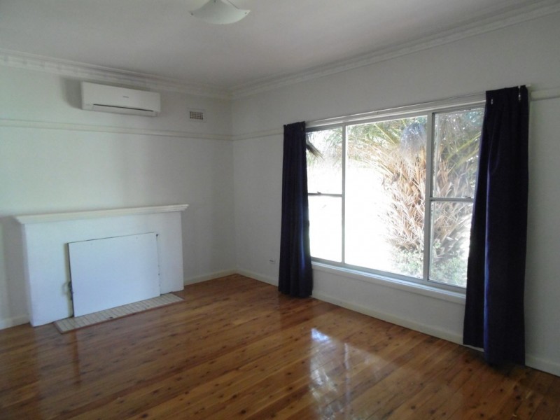 15 Coronation Avenue, Parkes NSW 2870