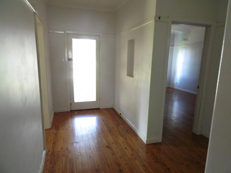 15 Coronation Avenue, Parkes NSW 2870