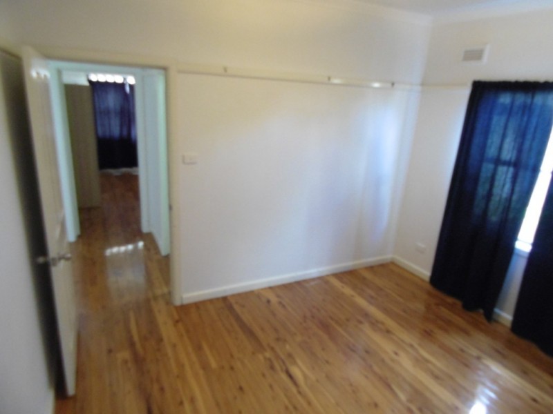 15 Coronation Avenue, Parkes NSW 2870