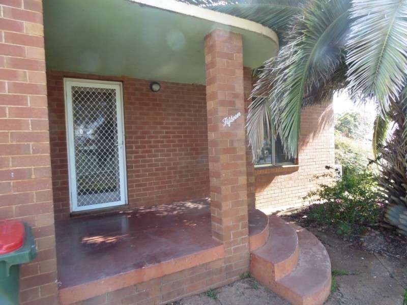 15 Coronation Avenue, Parkes NSW 2870