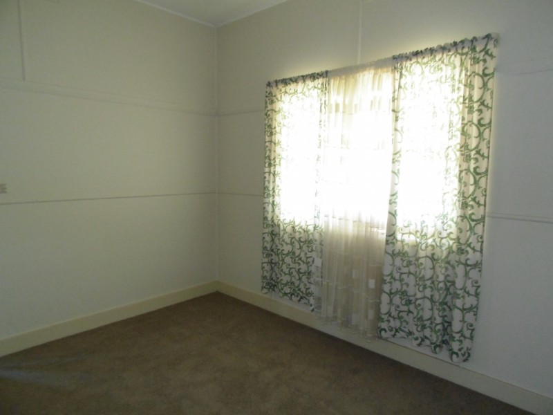 13 Grenfell Street, Parkes NSW 2870