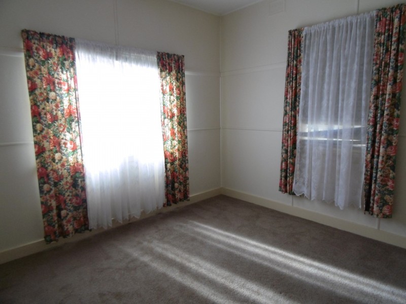 13 Grenfell Street, Parkes NSW 2870