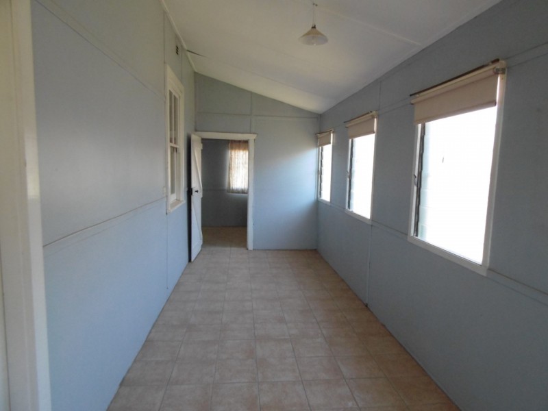 13 Grenfell Street, Parkes NSW 2870