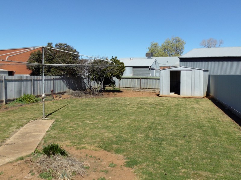 13 Grenfell Street, Parkes NSW 2870