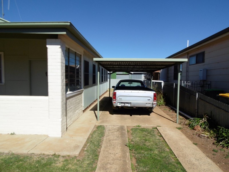 13 Grenfell Street, Parkes NSW 2870