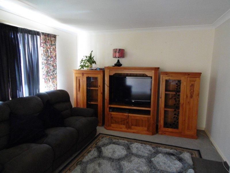 3 Guillan Place, Parkes NSW 2870