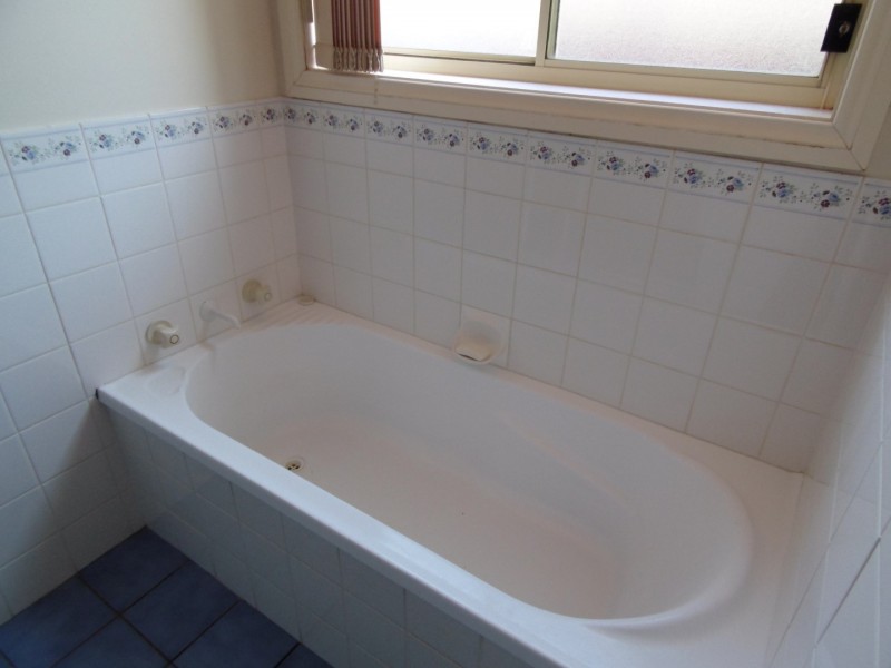3 Guillan Place, Parkes NSW 2870