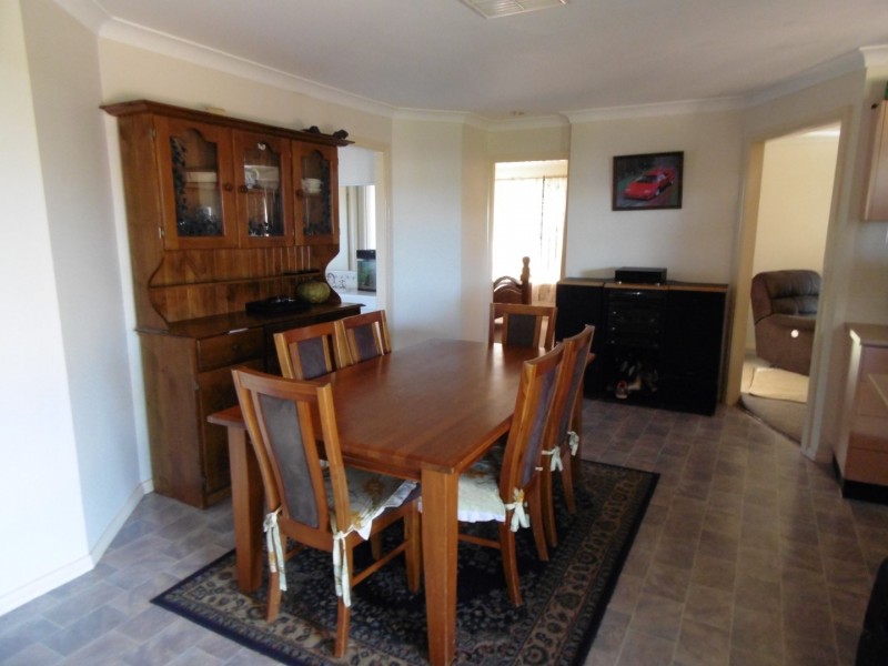 3 Guillan Place, Parkes NSW 2870