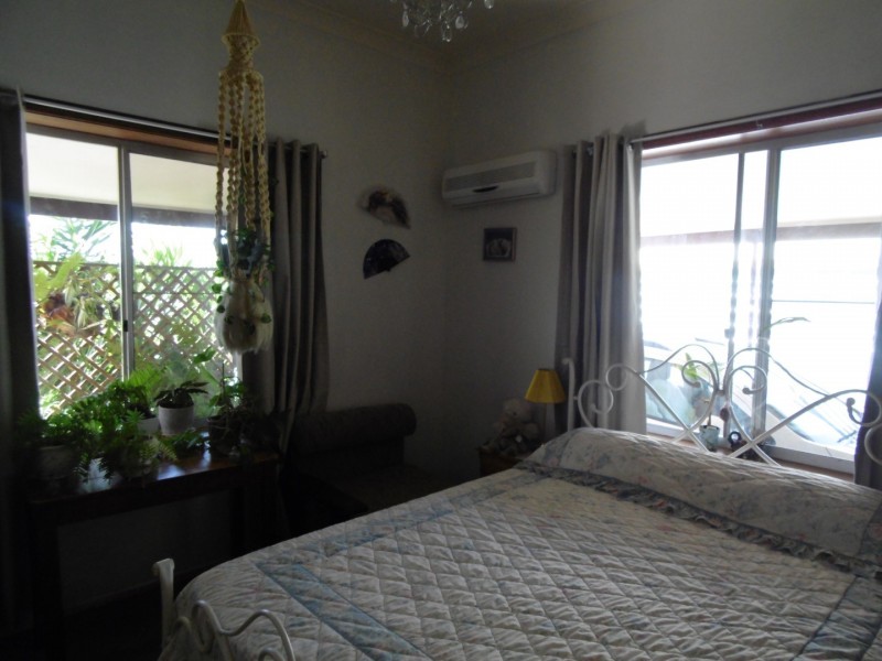 13 Carrington Street, Parkes NSW 2870