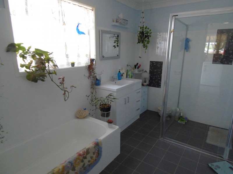 13 Carrington Street, Parkes NSW 2870