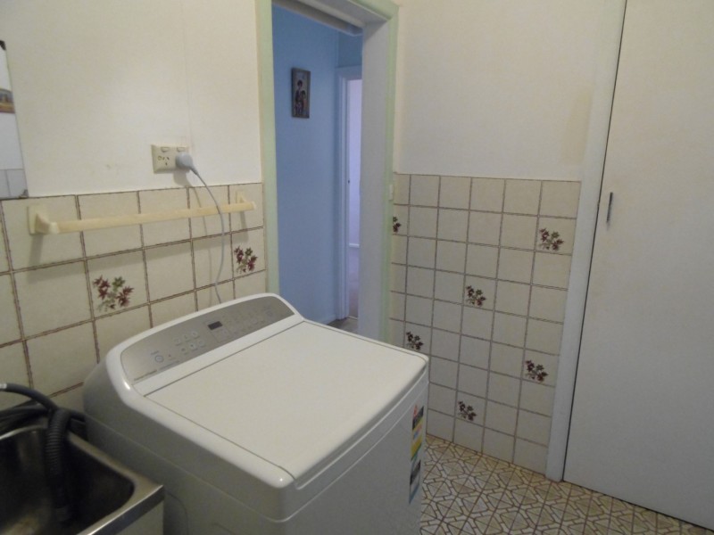 86 Euchie Street, Peak Hill NSW 2869