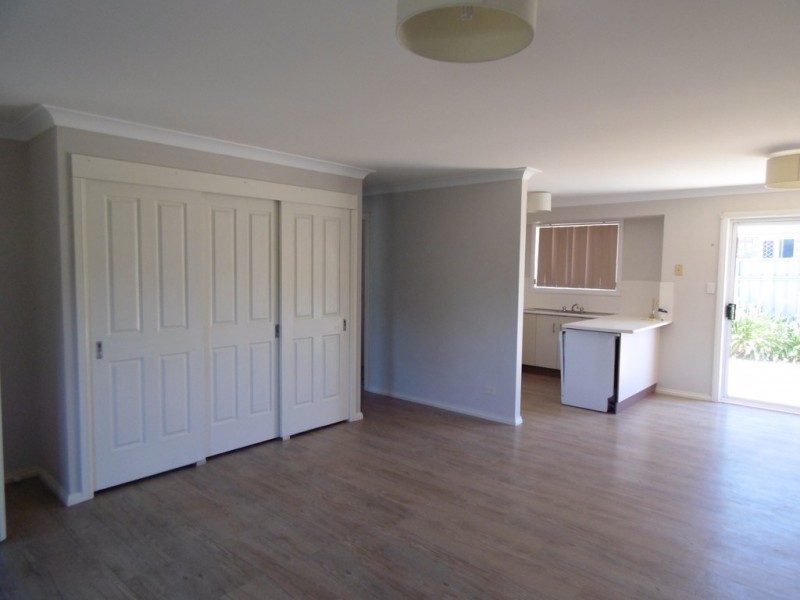 2 Clancy Place, Parkes NSW 2870