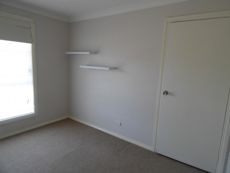 2 Clancy Place, Parkes NSW 2870