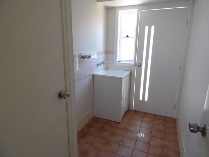 2 Clancy Place, Parkes NSW 2870