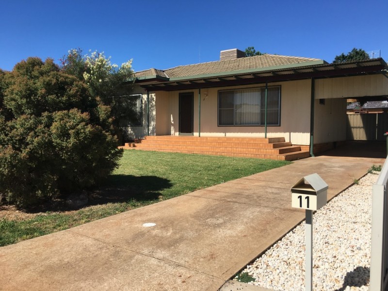 11 Thornbury Street, Parkes NSW 2870