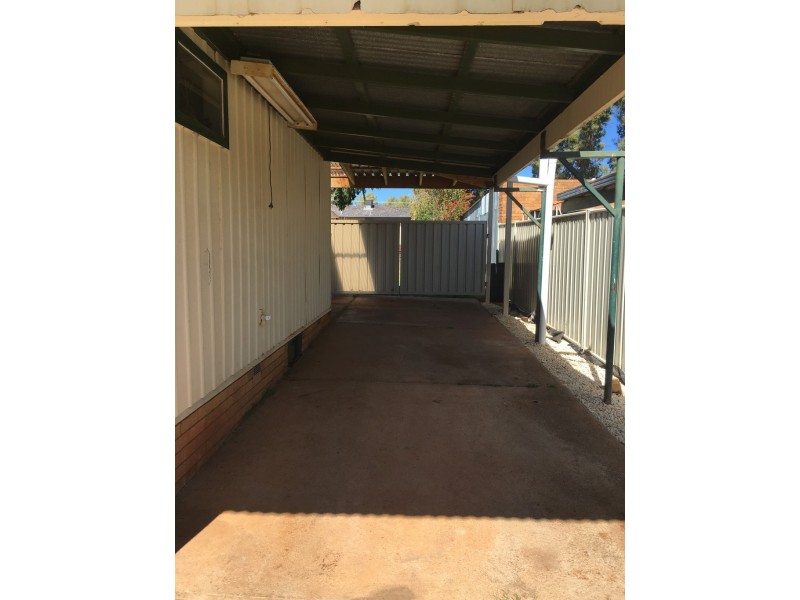 11 Thornbury Street, Parkes NSW 2870