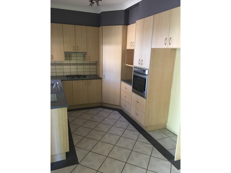 11 Thornbury Street, Parkes NSW 2870