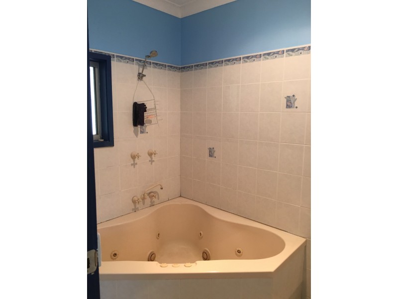 11 Thornbury Street, Parkes NSW 2870