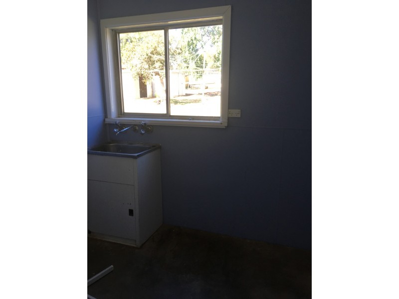 11 Thornbury Street, Parkes NSW 2870