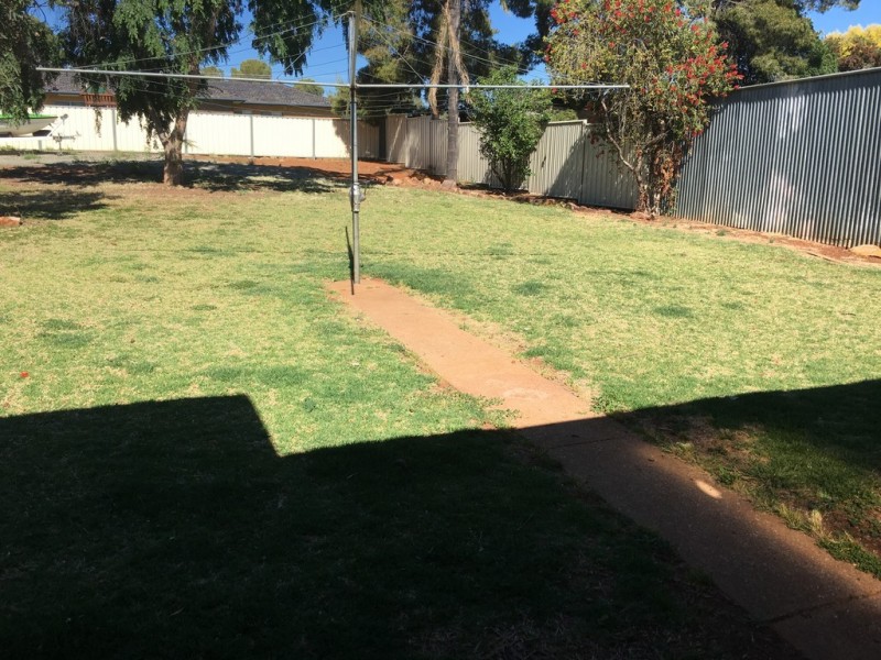 11 Thornbury Street, Parkes NSW 2870