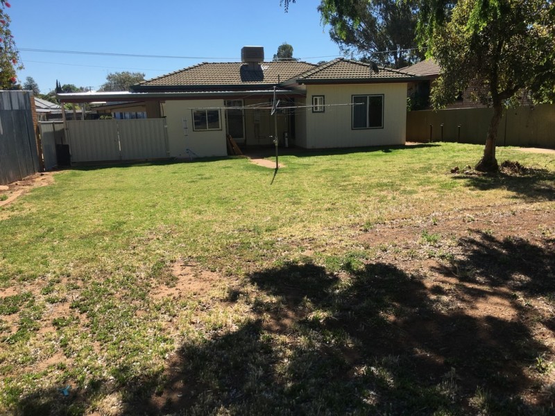 11 Thornbury Street, Parkes NSW 2870