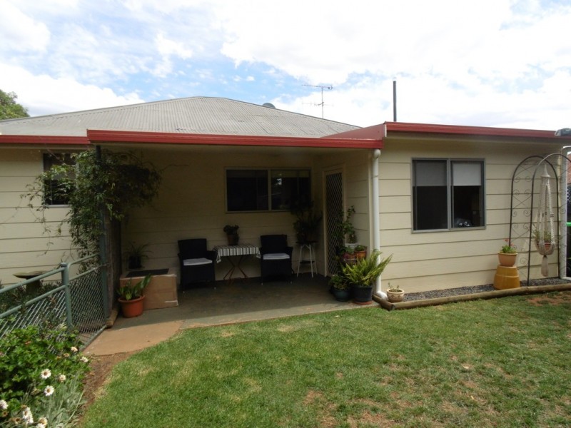4 Rose Street, Parkes NSW 2870