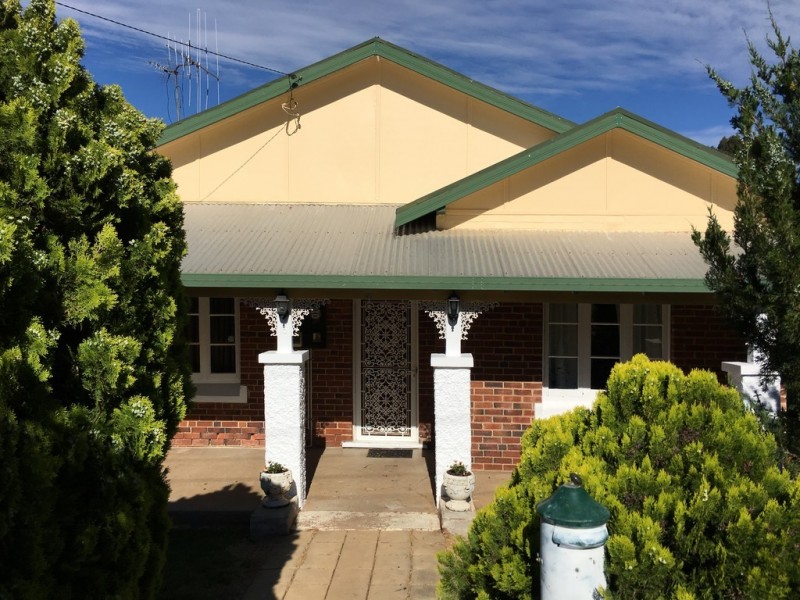 6 William Street, Parkes NSW 2870