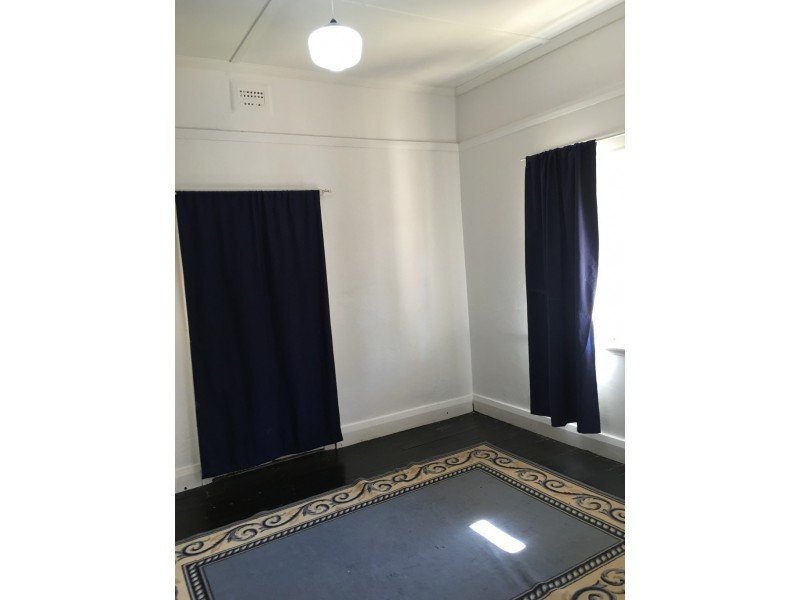 6 William Street, Parkes NSW 2870