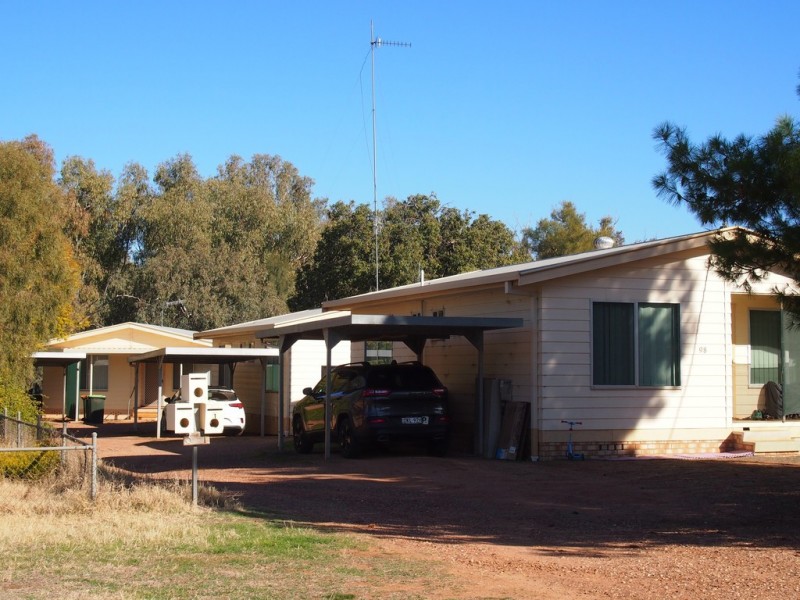 98 Officers Parade, Condobolin NSW 2877