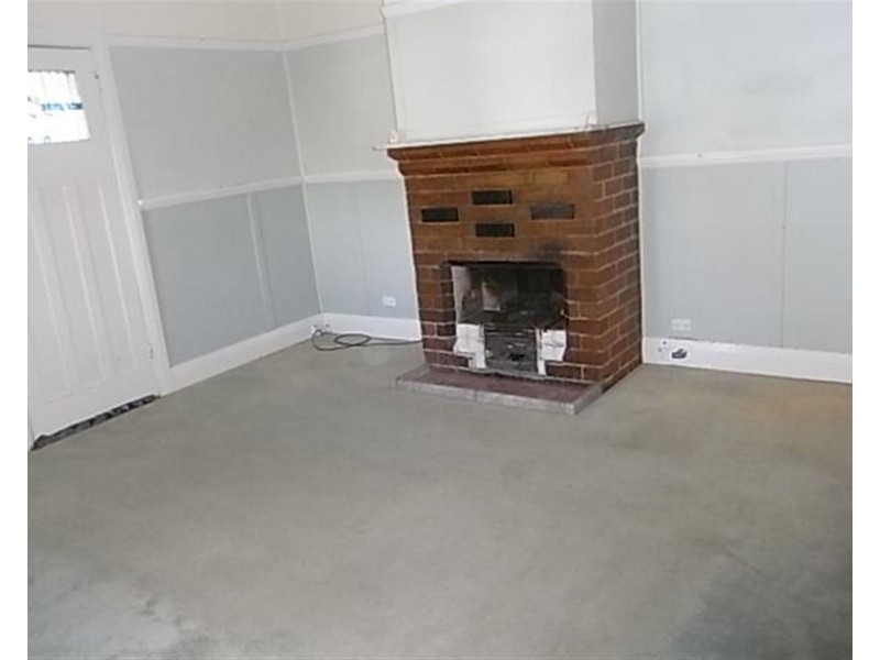 32 May Street, Parkes NSW 2870