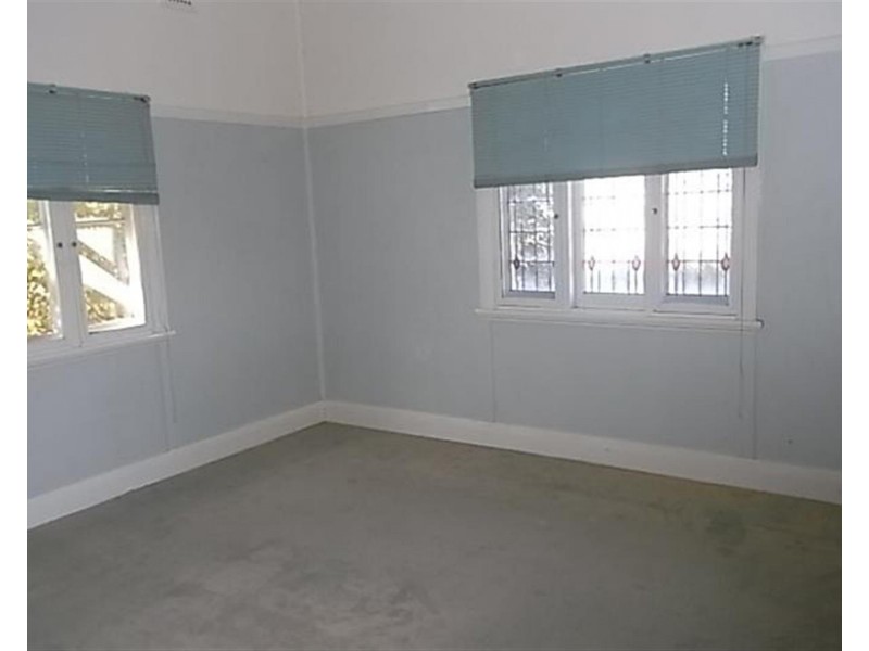 32 May Street, Parkes NSW 2870