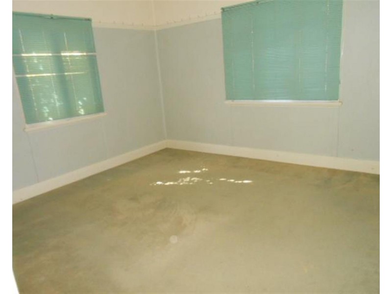 32 May Street, Parkes NSW 2870