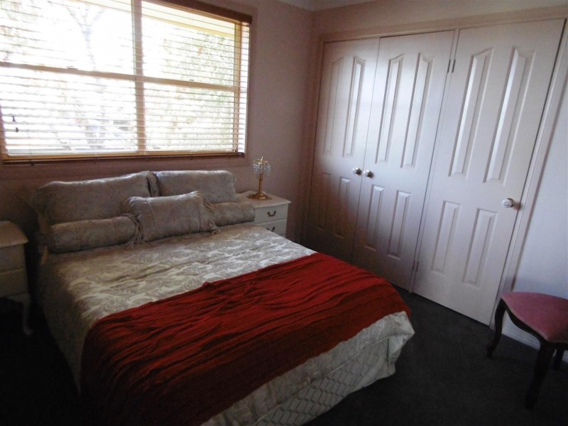 5 Glenwarrie Place, Parkes NSW 2870