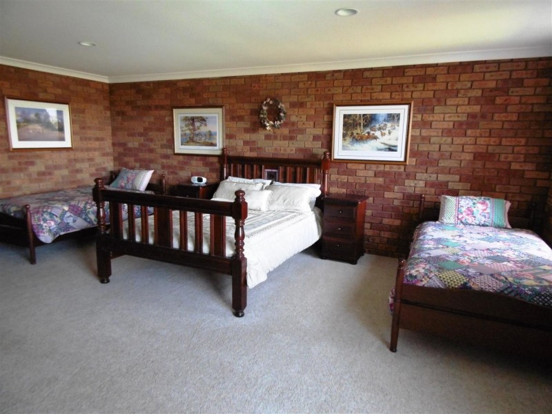 5 Glenwarrie Place, Parkes NSW 2870