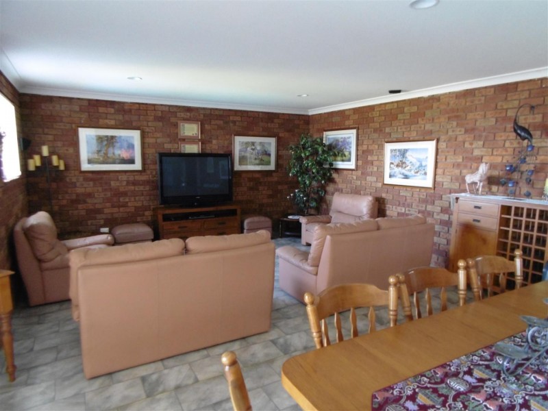 5 Glenwarrie Place, Parkes NSW 2870
