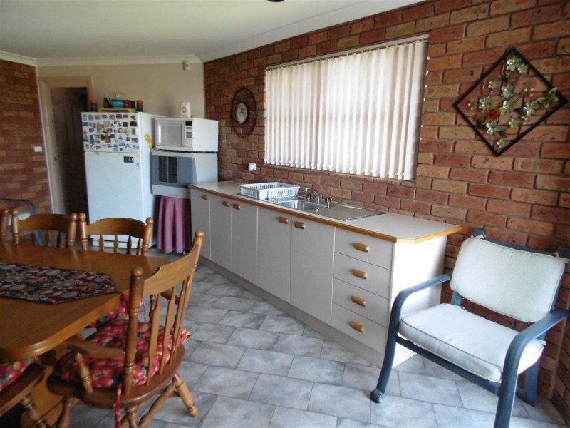 5 Glenwarrie Place, Parkes NSW 2870