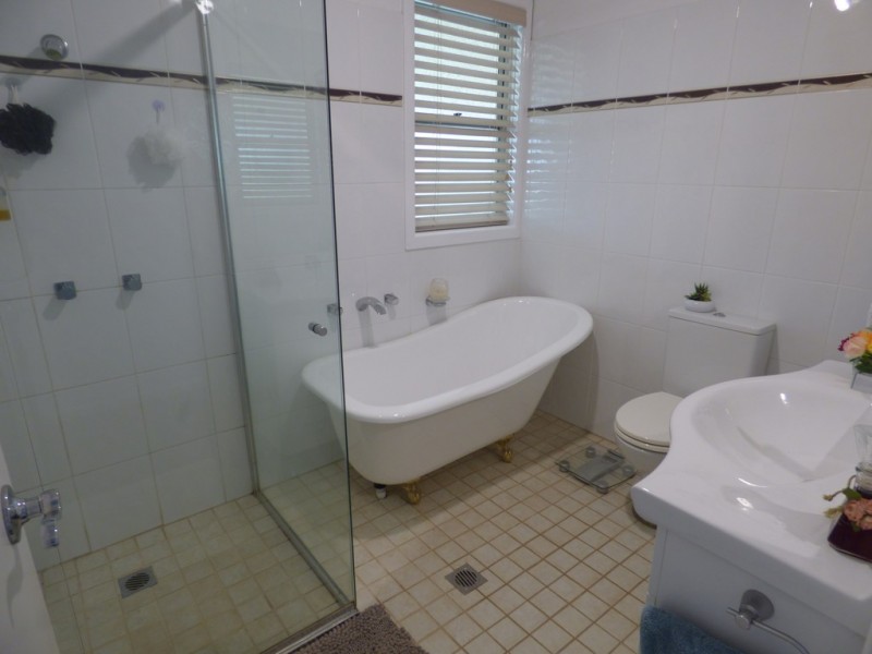 83 Ferry Street, Forbes NSW 2871