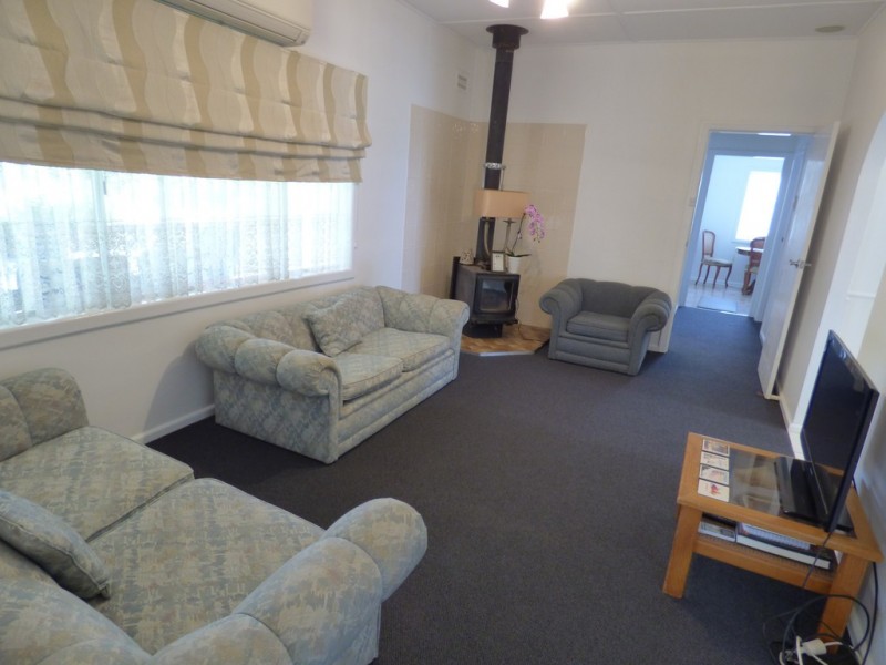 83 Ferry Street, Forbes NSW 2871