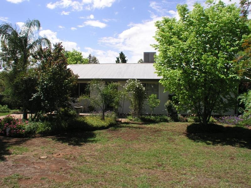 54 Woodard Street, Parkes NSW 2870