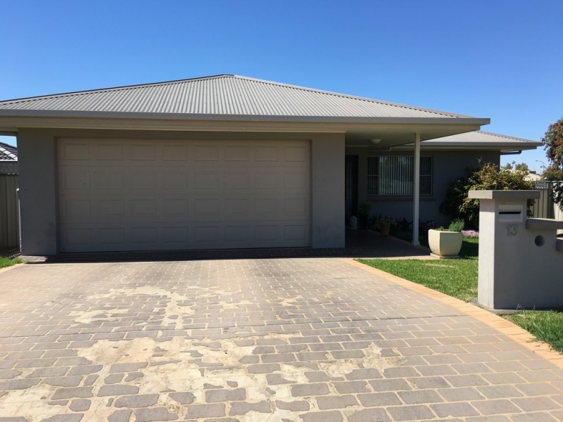 13 Koala Street, Parkes NSW 2870
