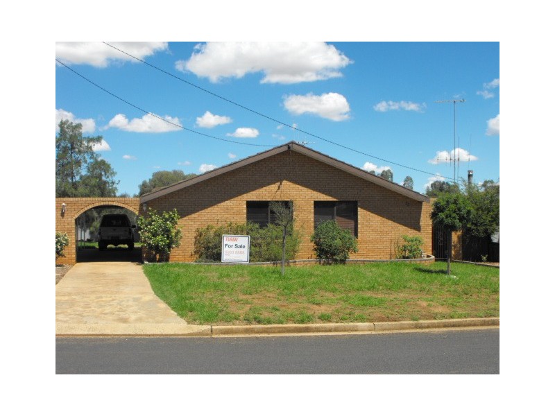 33 Webb Street, Parkes NSW 2870